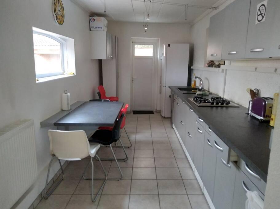 Comme A La Maison ! Chavanoz Exterior foto