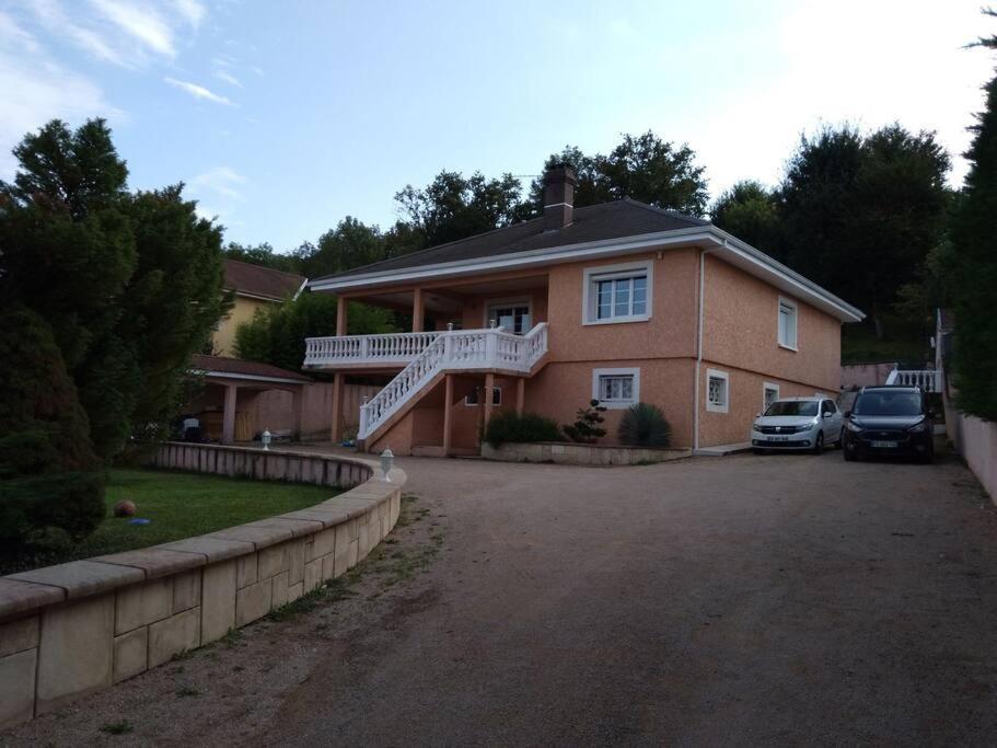 Comme A La Maison ! Chavanoz Exterior foto
